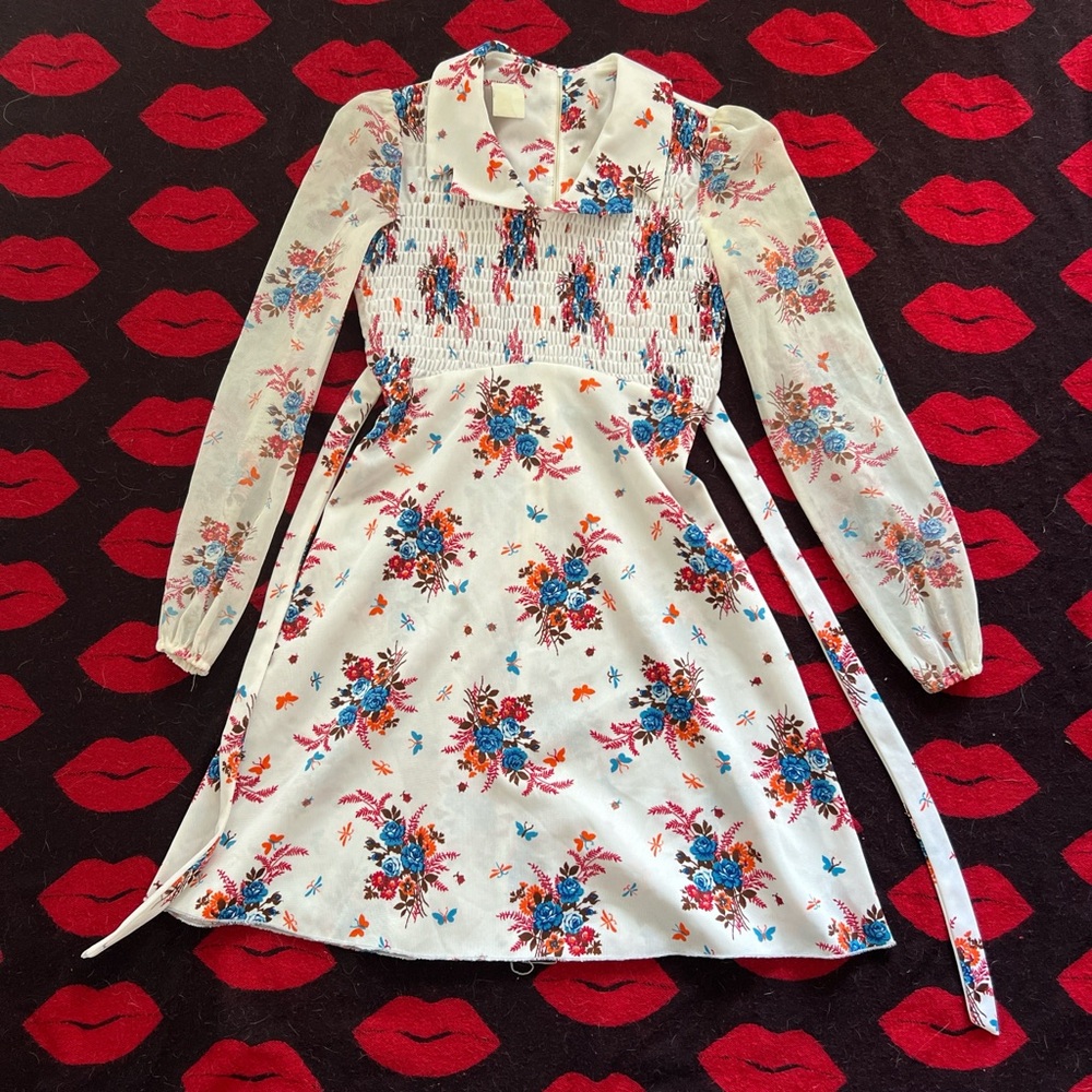 Vintage 60s 70s white floral butterfly lady bug long sleeve dress S